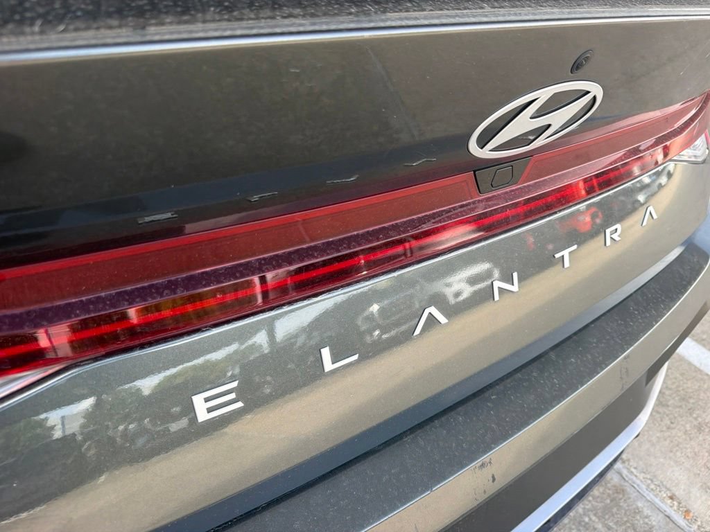 Used 2024 Hyundai Elantra SEL w/ Convenience Package FWD image 10