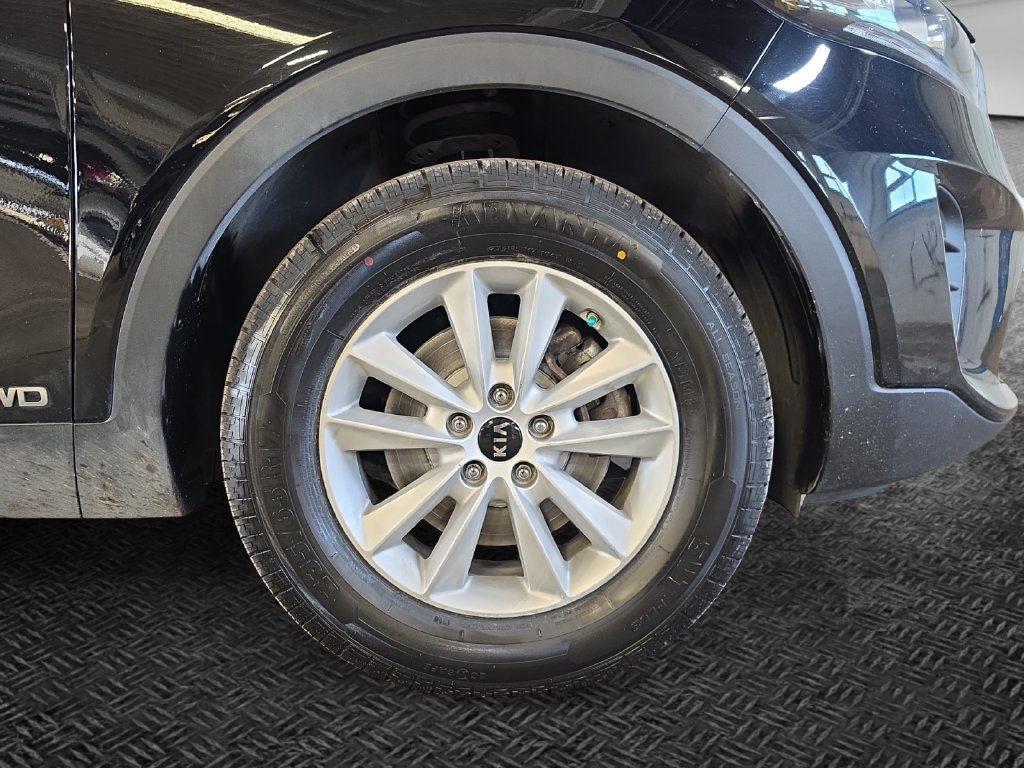 Used 2019 Kia Sorento AWD image 11
