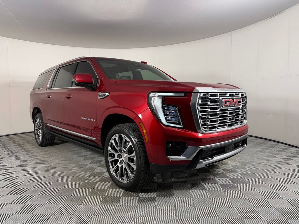 Used 2026 GMC Yukon XL Denali w/ Sun & Power Step Package AWD/4WD image 4