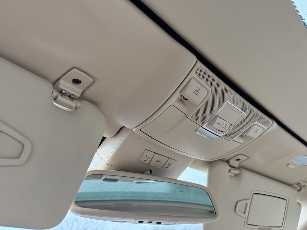 Used 2013 Mercedes-Benz SL 550 image 31