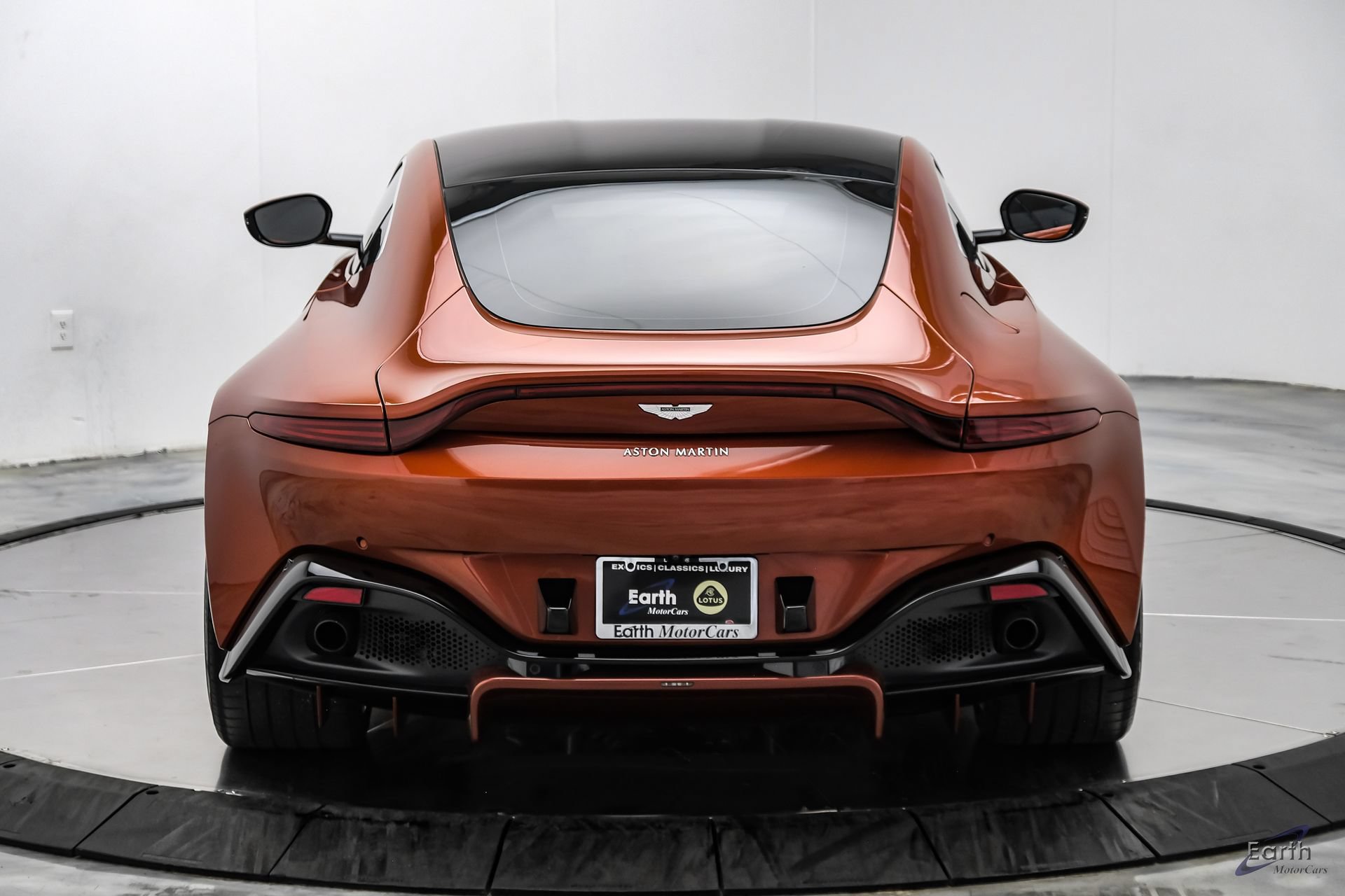 Used 2019 Aston Martin V8 Vantage Coupe RWD image 16