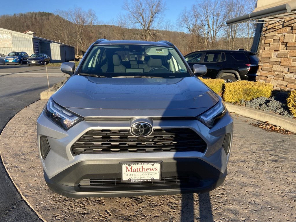 Used 2025 Toyota RAV4 XLE image 2