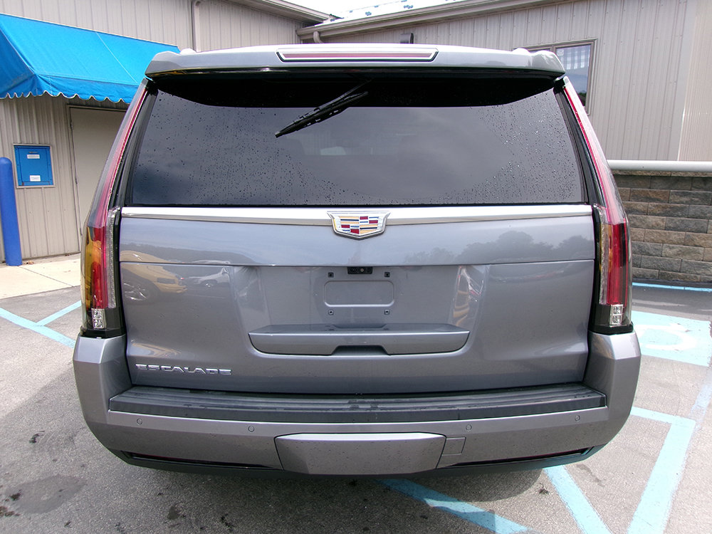 Used 2019 Cadillac Escalade Luxury image 4