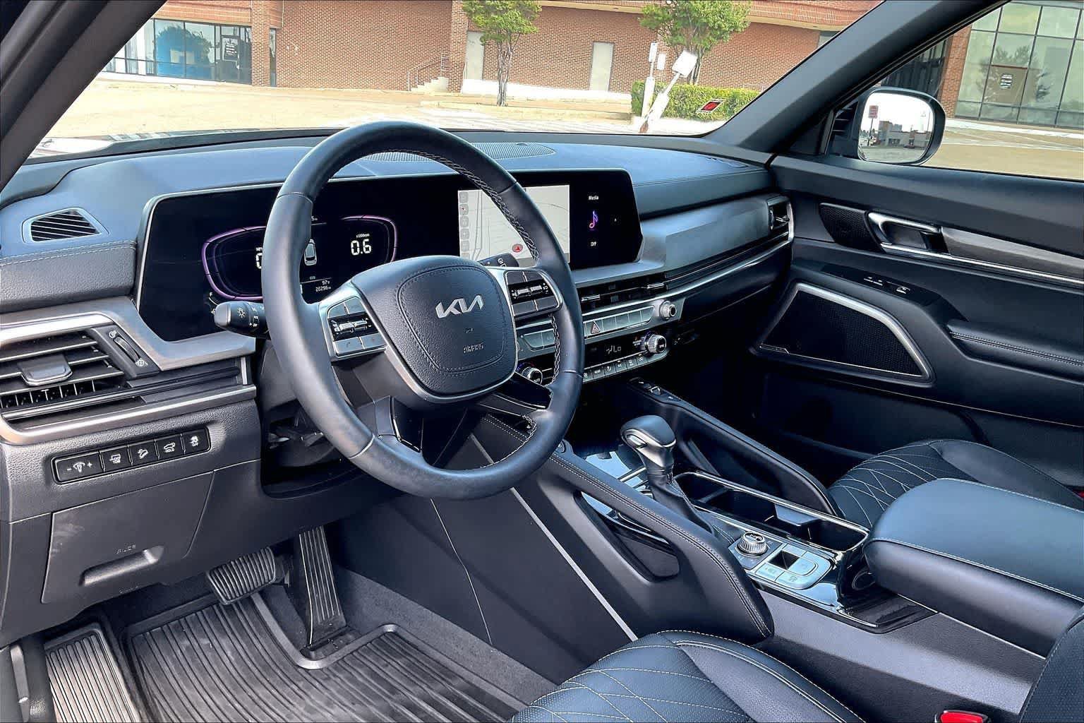 Certified 2024 Kia Telluride EX X-Line AWD/4WD image 2