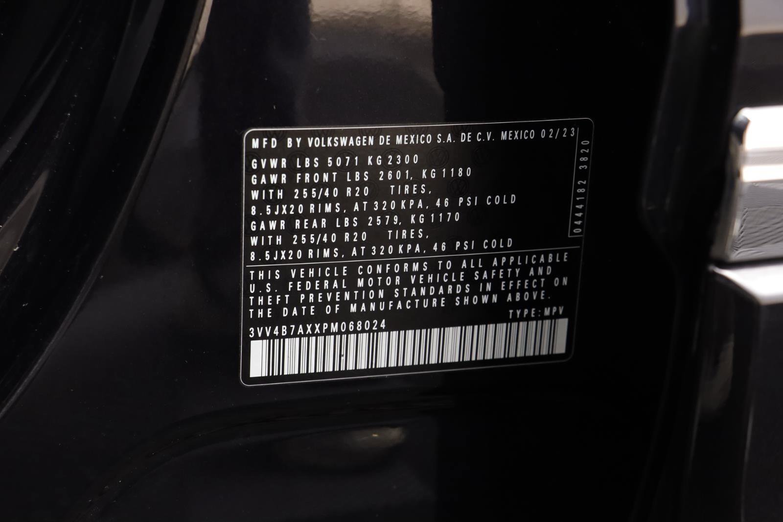 Used 2023 Volkswagen Tiguan SEL R-Line image 25