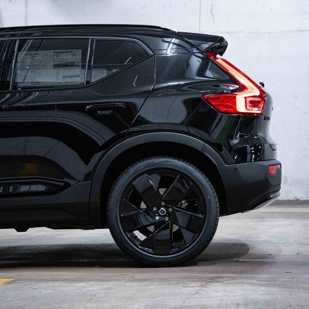 New 2026 Volvo XC40 B5 Ultra w/ Protection Package Premier AWD/4WD image 4
