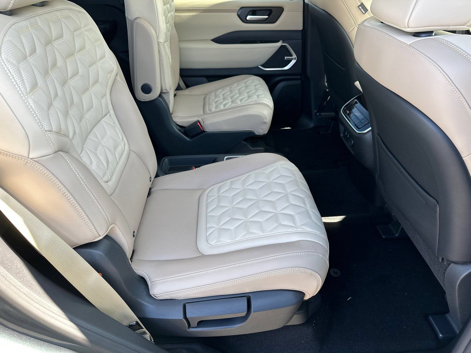 New 2026 Nissan Armada Platinum Reserve AWD/4WD image 16