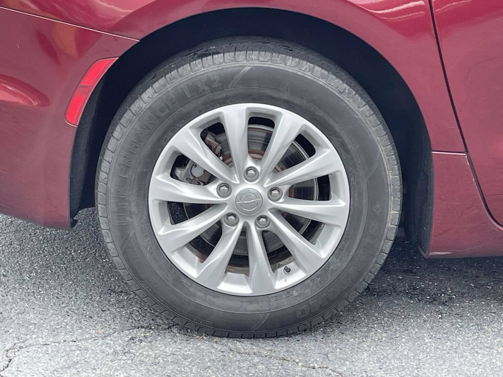 Certified 2017 Chrysler Pacifica Touring-L FWD image 13