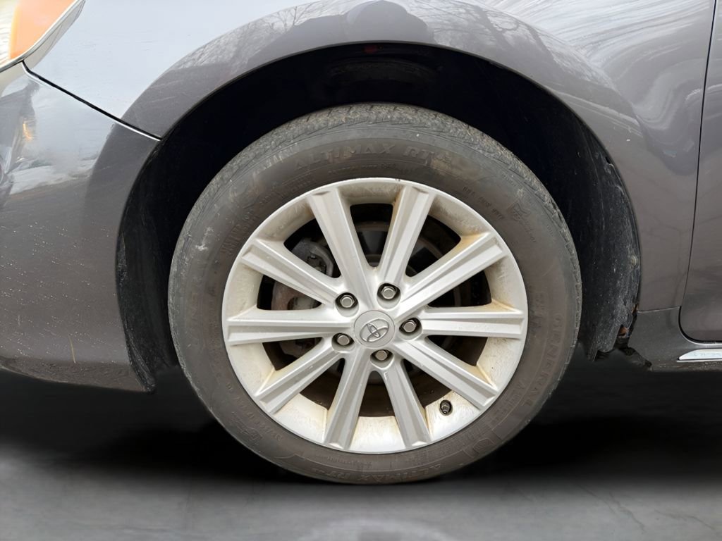 Used 2014 Toyota Camry XLE w/ Leather Package image 9