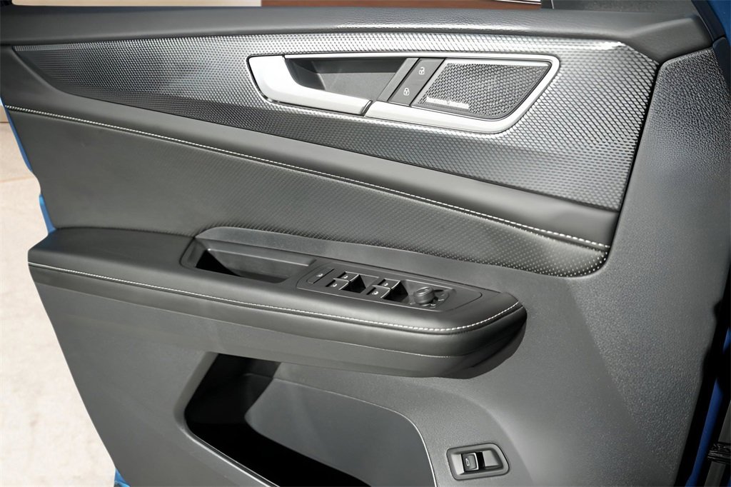 Used 2024 Volkswagen Atlas Cross Sport SEL Premium R-Line image 26