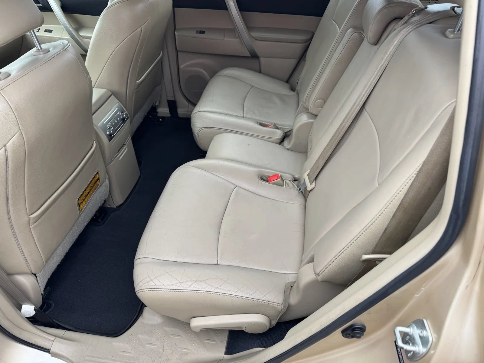 Used 2013 Toyota Highlander SE AWD/4WD image 26