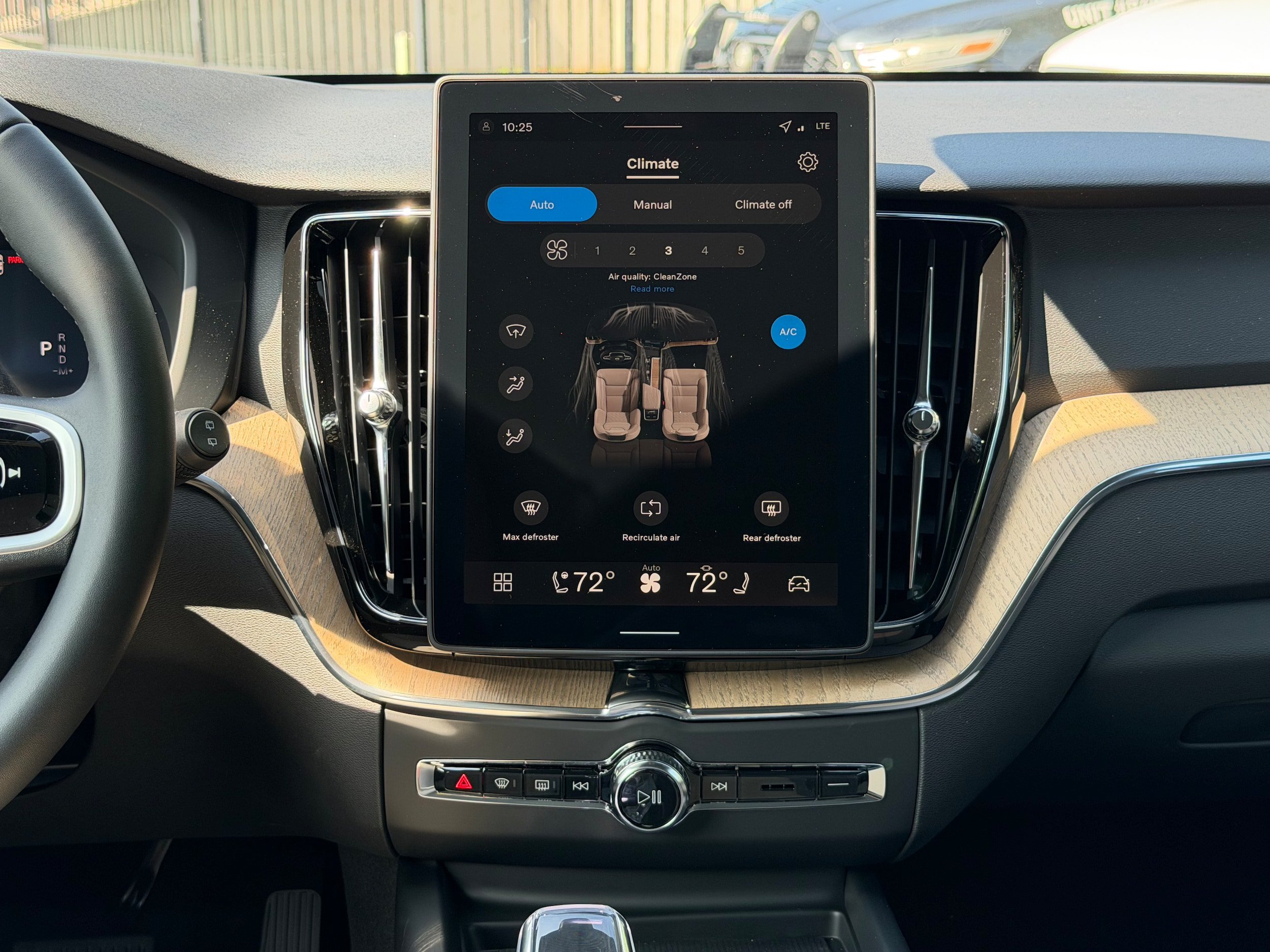 New 2026 Volvo XC60 B5 Core AWD/4WD image 12