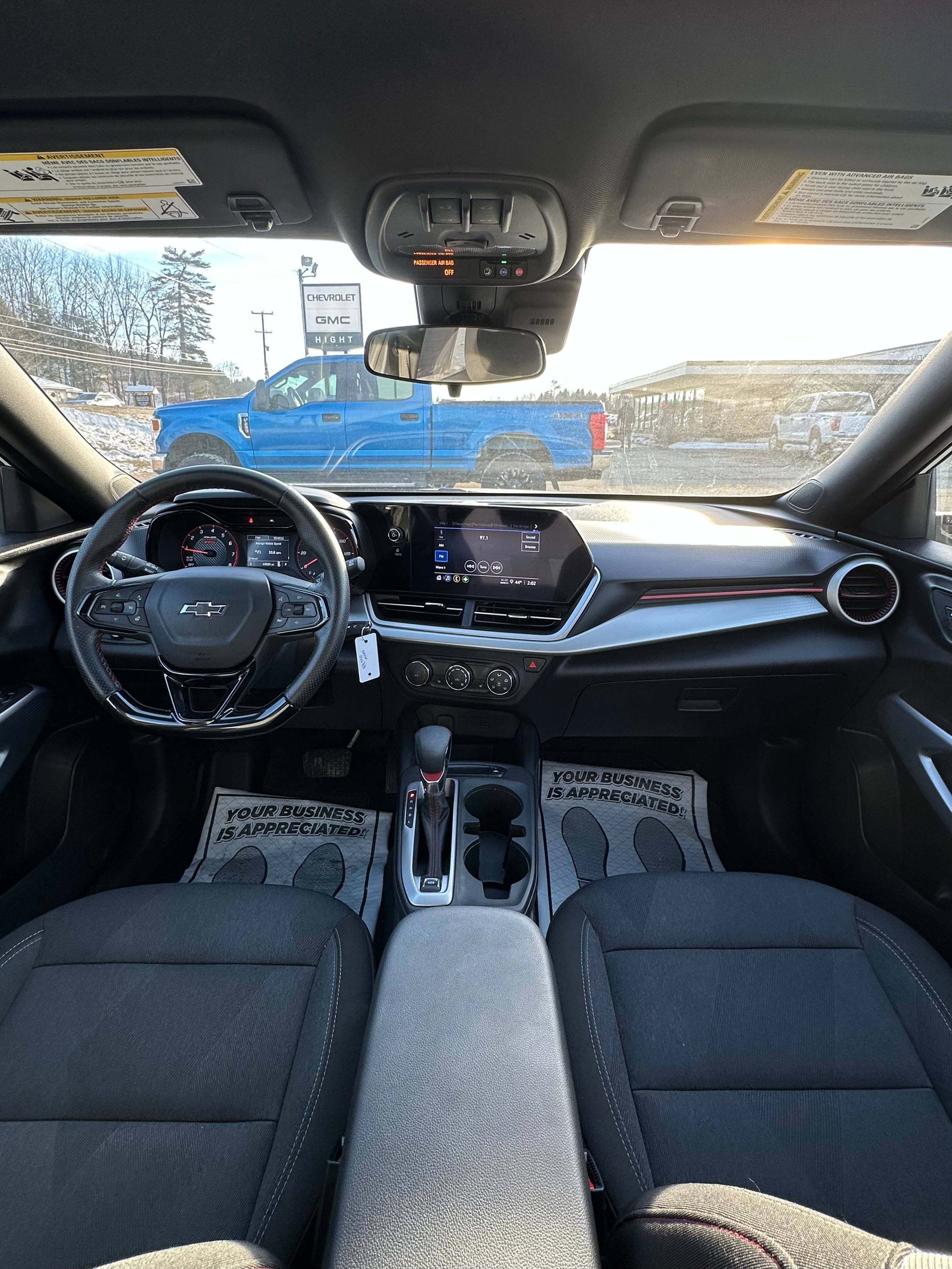 Used 2024 Chevrolet Trax RS w/ Sunroof Package FWD image 17