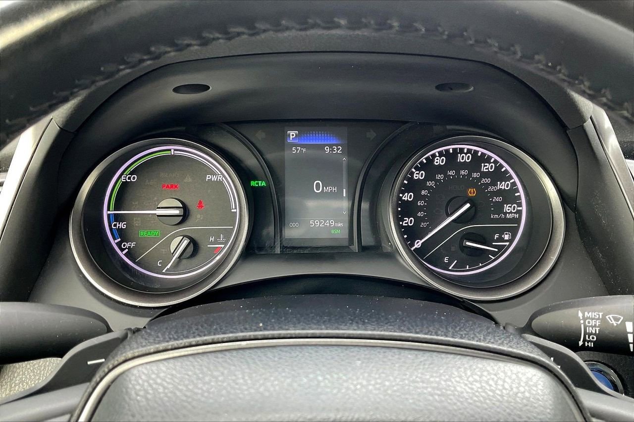Used 2022 Toyota Camry SE FWD image 11