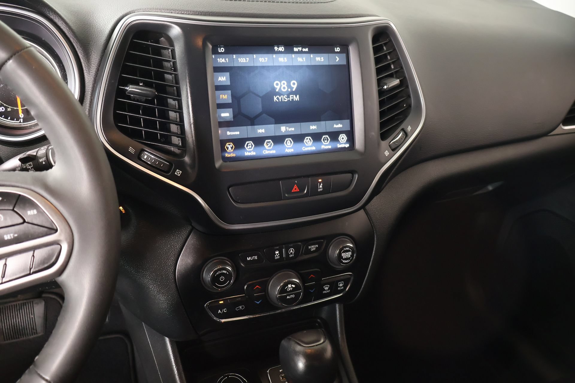 Used 2022 Jeep Cherokee Latitude Lux AWD/4WD image 5