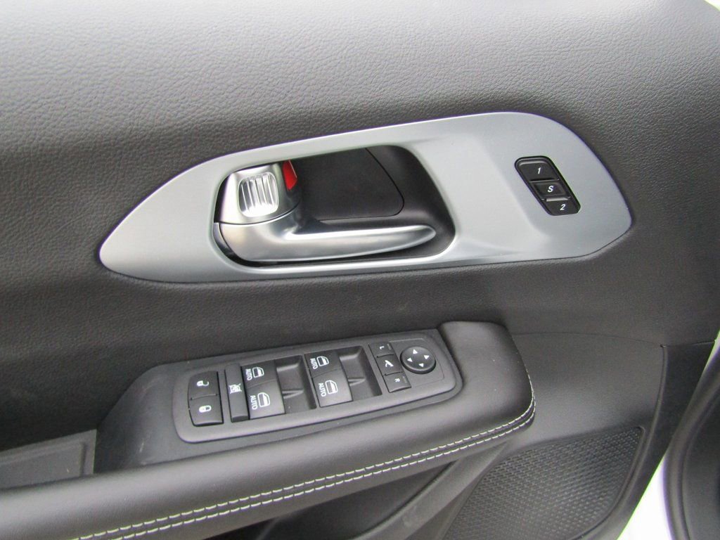 New 2026 Chrysler Pacifica Limited w/ S Appearance Package image 27