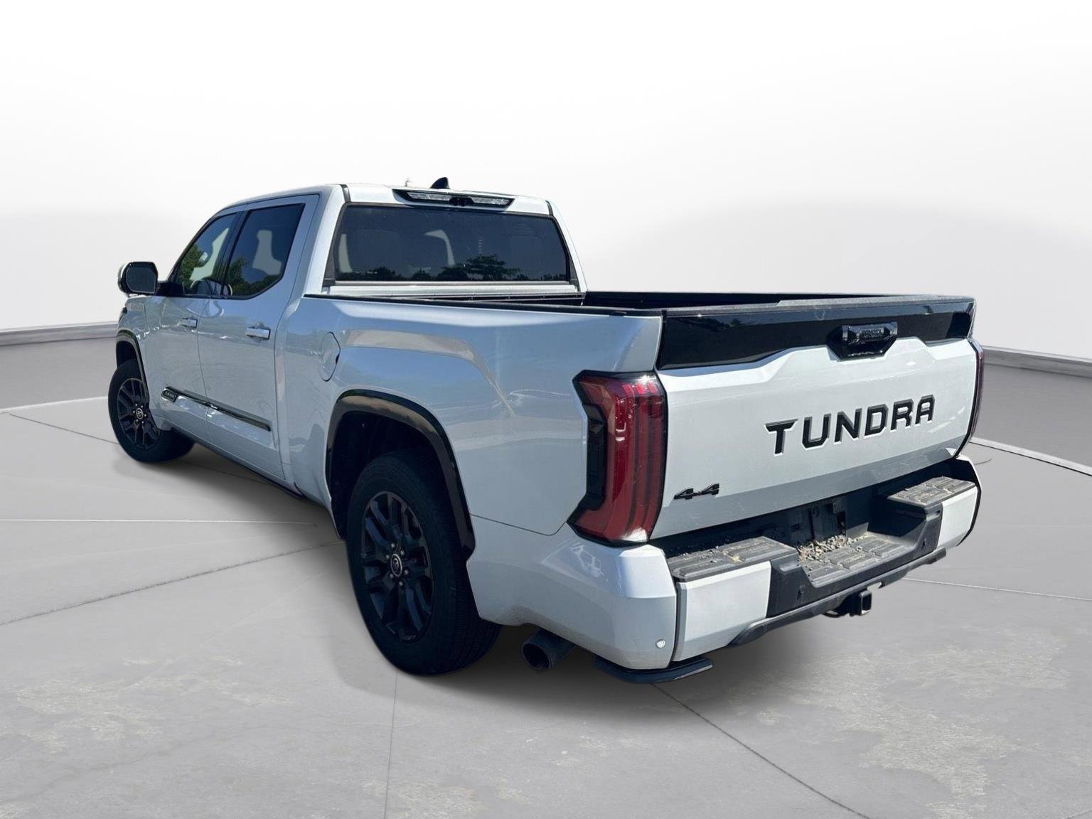 Used 2023 Toyota Tundra Platinum w/ Advanced Package AWD/4WD image 8