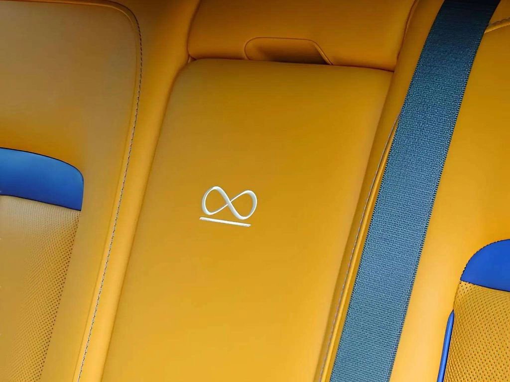 Certified 2023 Rolls-Royce Cullinan Black Badge w/ Driver's Package image 25