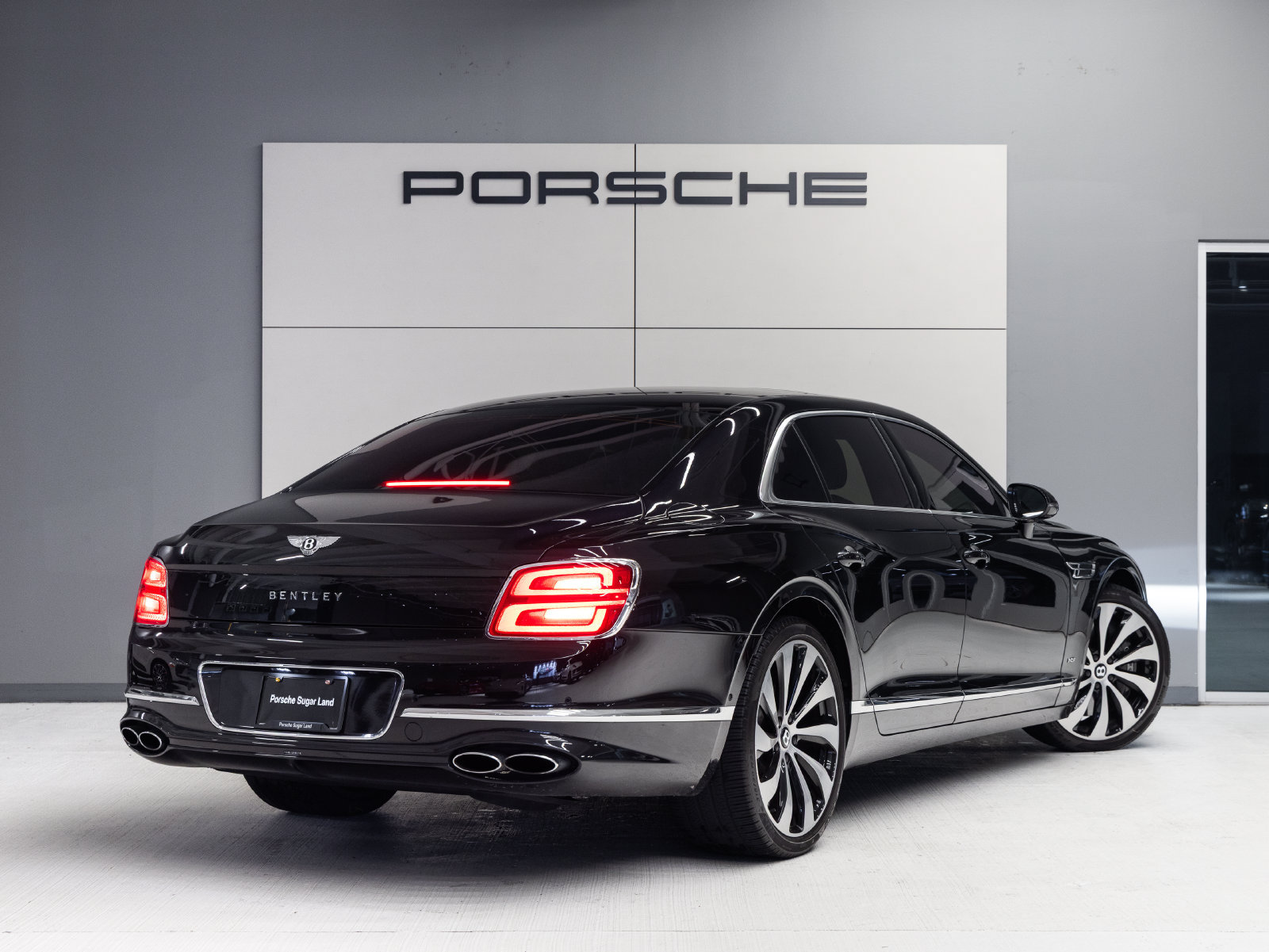 Used 2022 Bentley Flying Spur V8 AWD/4WD image 7