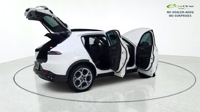 Used 2024 Alfa Romeo Tonale Veloce w/ Active Assist Package AWD/4WD image 19