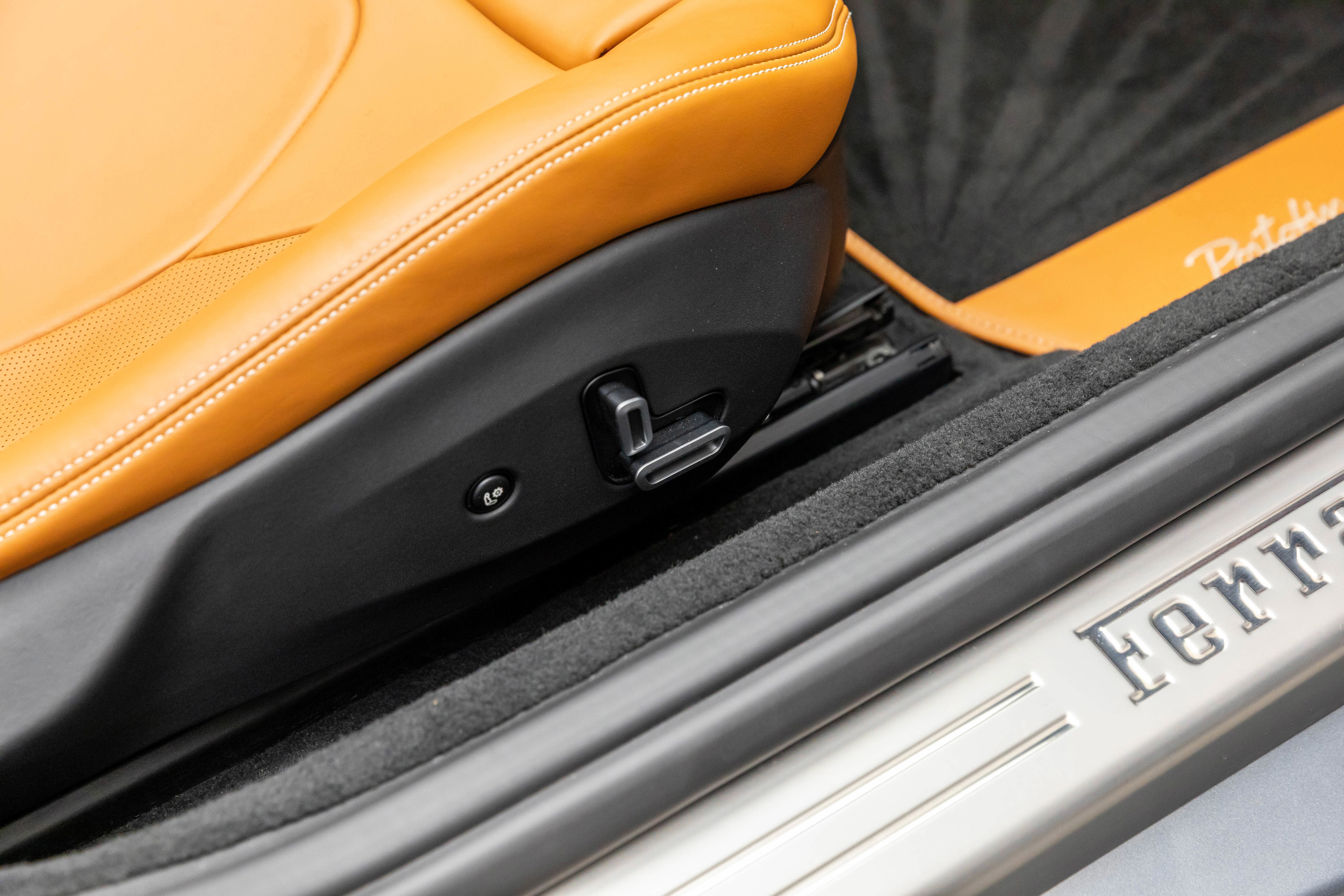 Certified 2022 Ferrari Portofino M image 40