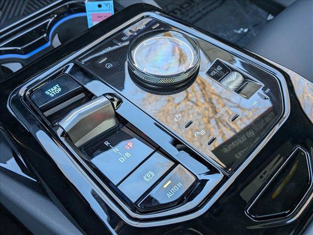 Certified 2025 BMW i5 xDrive40 w/ Premium Package AWD/4WD image 13