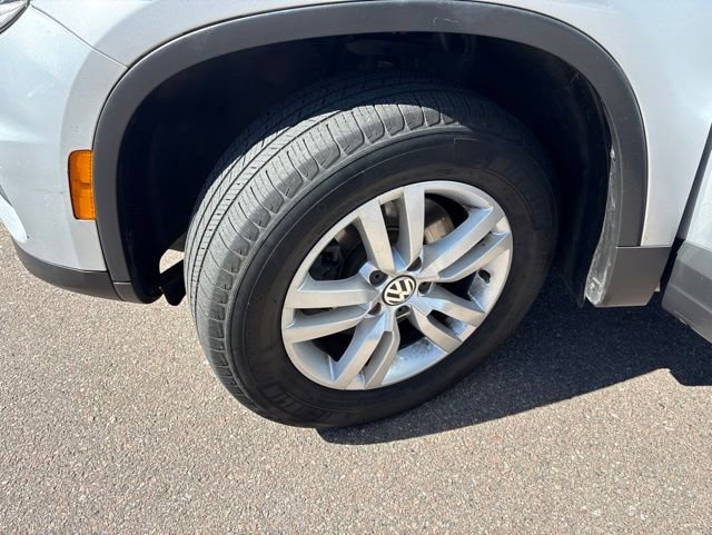 Used 2016 Volkswagen Tiguan S FWD image 8