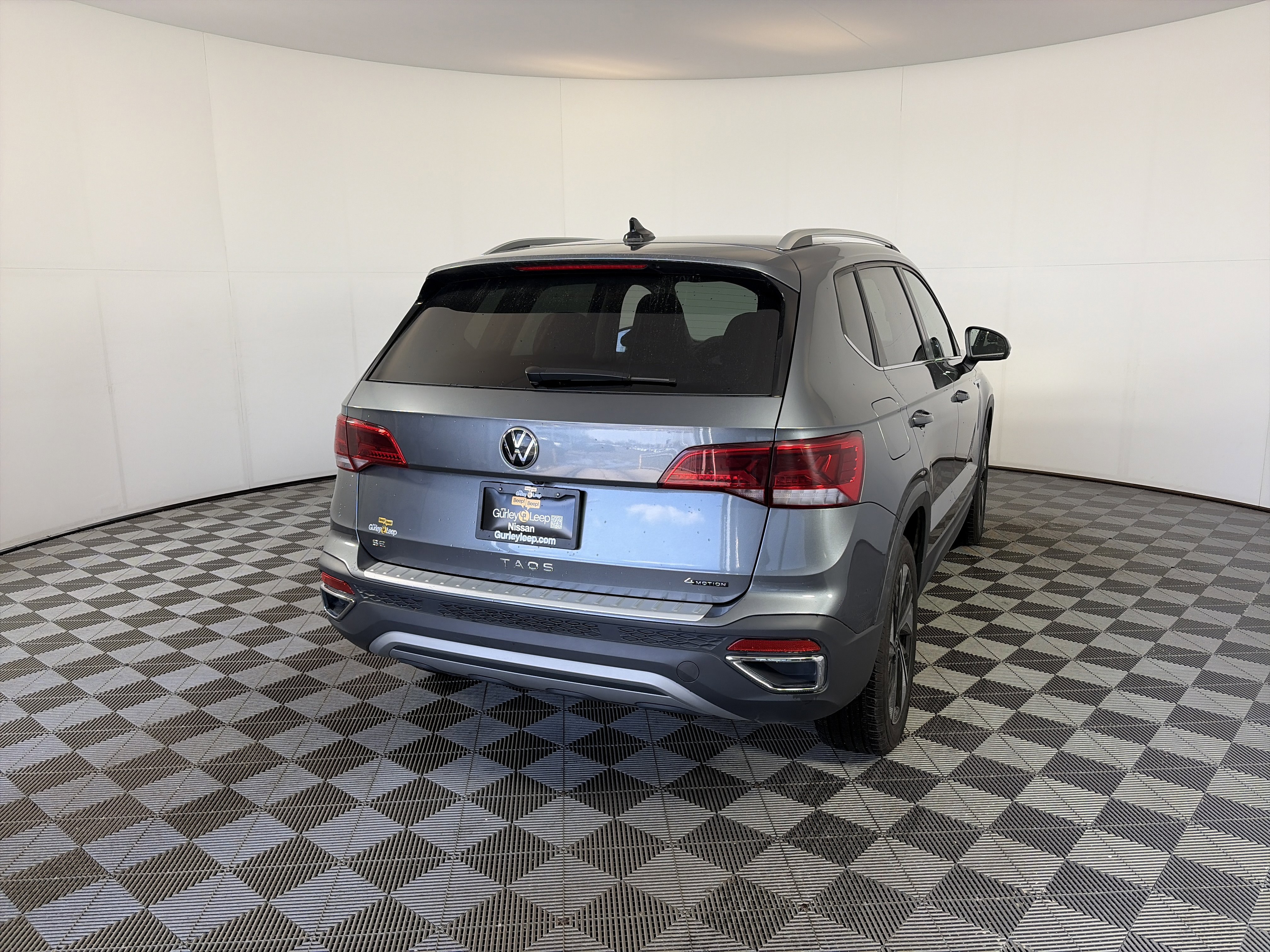 Used 2024 Volkswagen Taos SE image 10