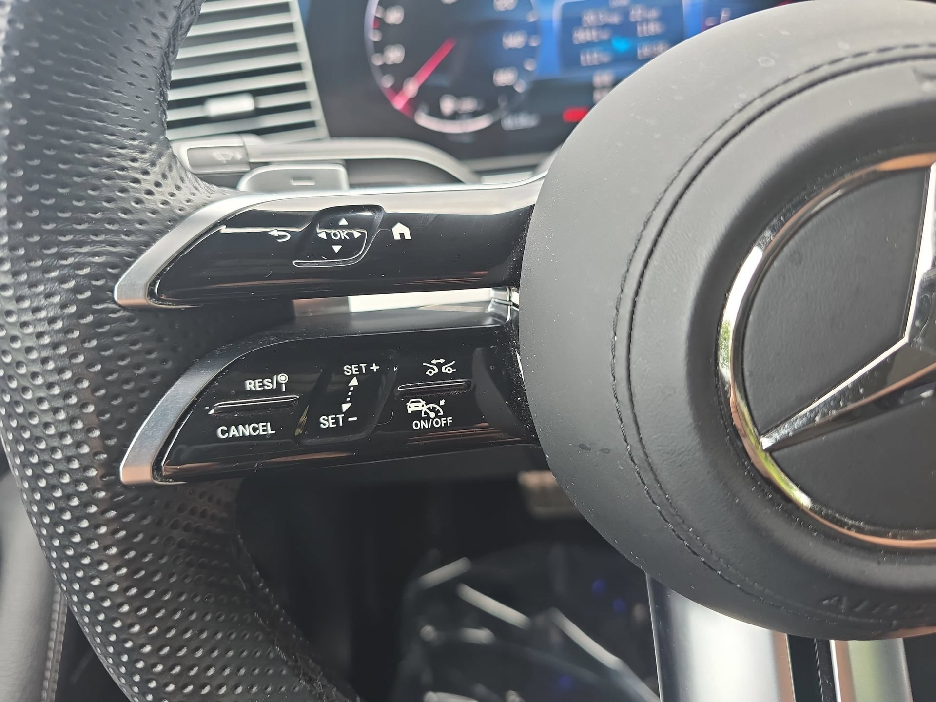 Certified 2024 Mercedes-Benz GLS 450 4MATIC image 17