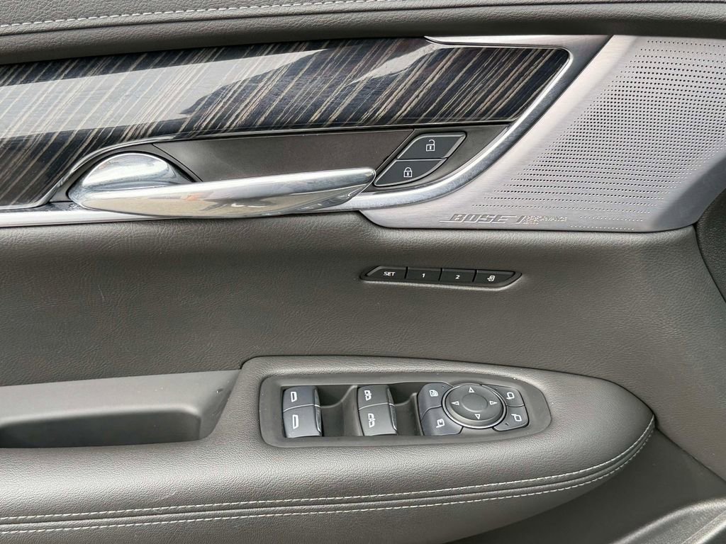 Used 2025 Cadillac XT6 Premium Luxury image 21