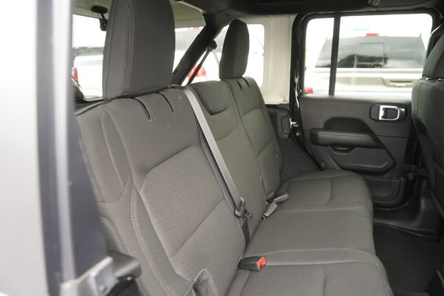 Used 2022 Jeep Wrangler Unlimited Sahara w/ Cold Weather Group image 16