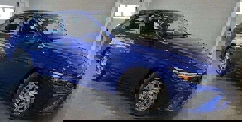 New 2025 Hyundai Elantra SE