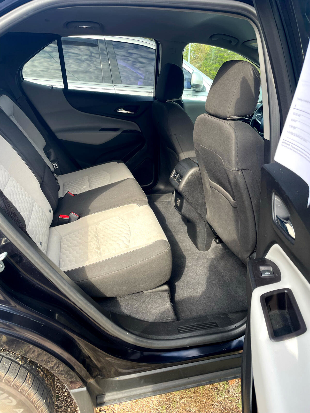 Used 2020 Chevrolet Equinox LT w/ Driver Convenience Package image 8