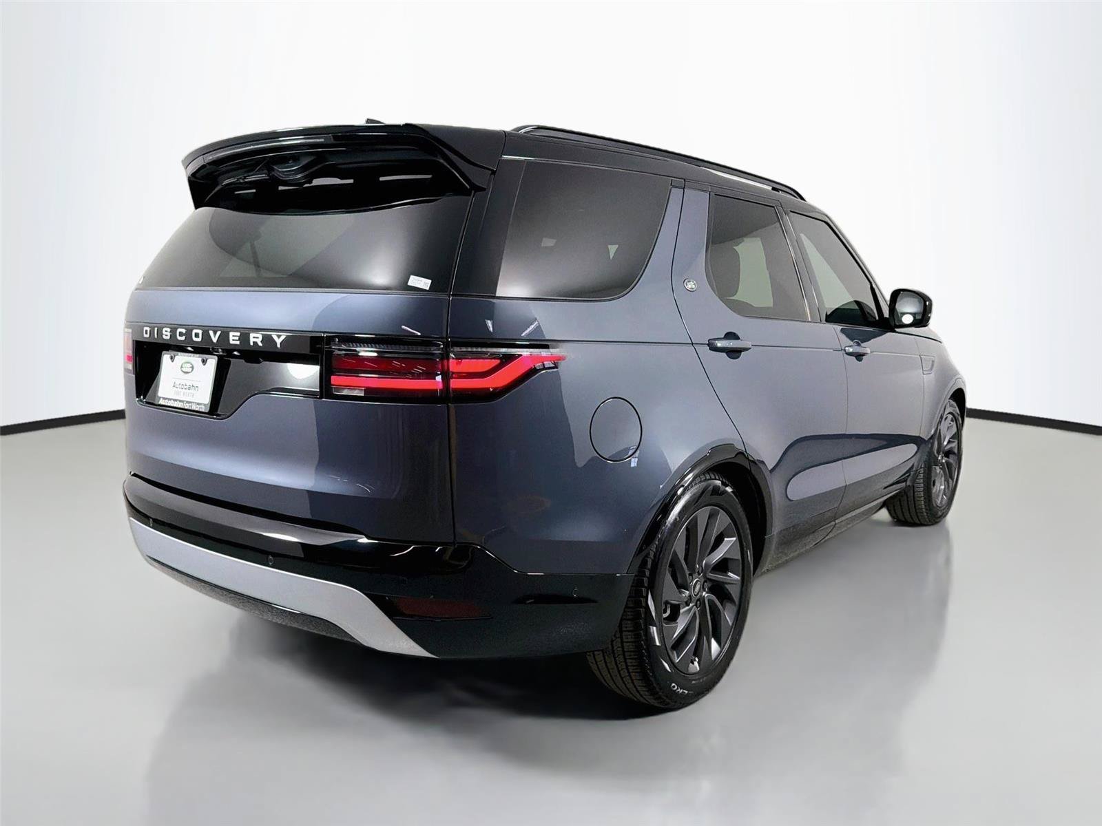 New 2026 Land Rover Discovery Limited Edition AWD/4WD image 5