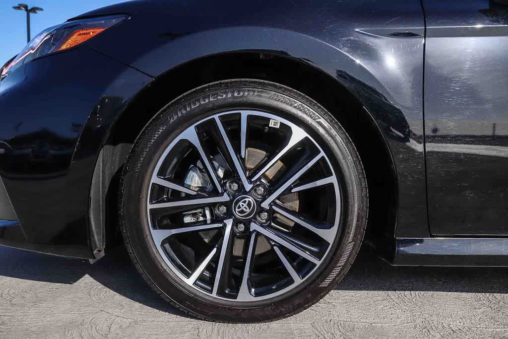 Used 2025 Toyota Camry XLE FWD image 11