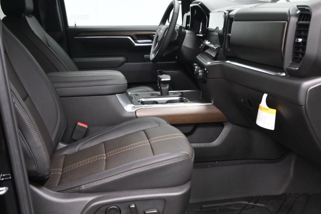 New 2025 Chevrolet Silverado 1500 High Country w/ Midnight Edition AWD/4WD image 38