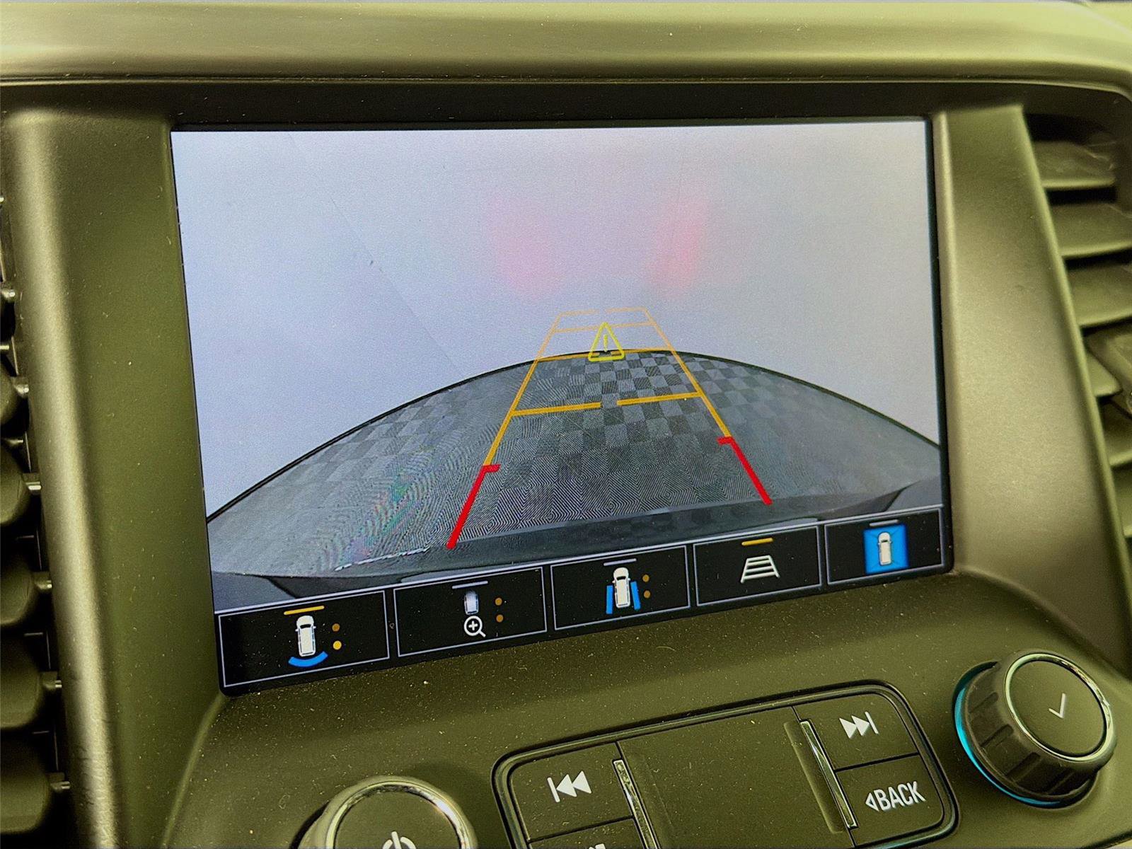 Used 2023 GMC Acadia AT4 w/ Technology Package image 16