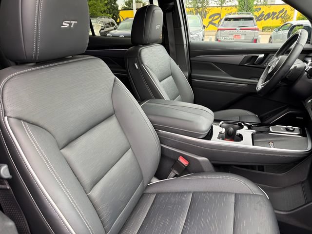 Used 2025 Buick Enclave Sport Touring w/ Super Cruise Package FWD image 24