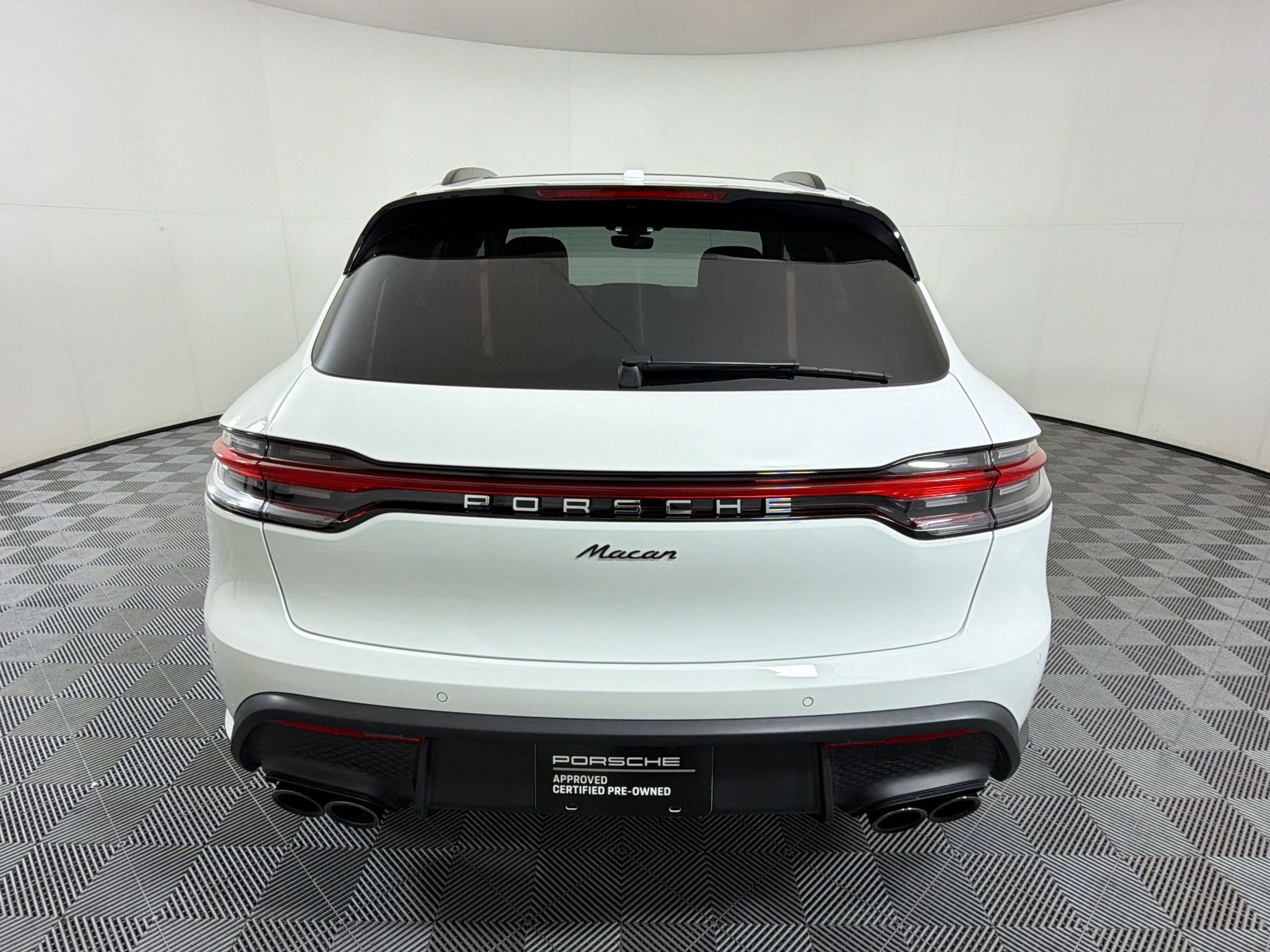 Certified 2026 Porsche Macan AWD/4WD image 11