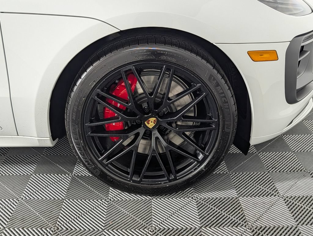 New 2026 Porsche Macan GTS AWD/4WD image 14