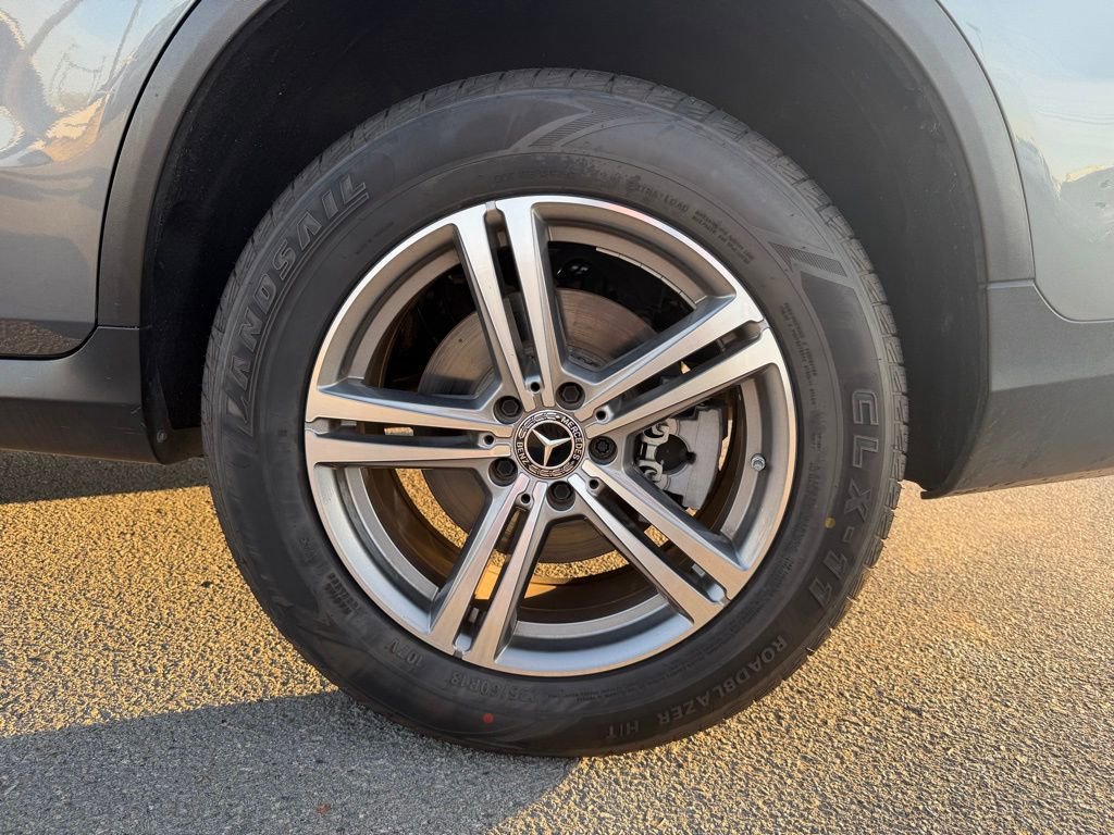 Used 2022 Mercedes-Benz GLC 300 w/ Premium Package Lite image 30