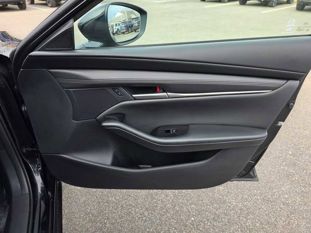 Used 2025 MAZDA MAZDA3 s image 22