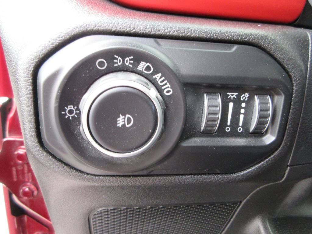 Used 2021 Jeep Wrangler Unlimited Rubicon AWD/4WD image 25