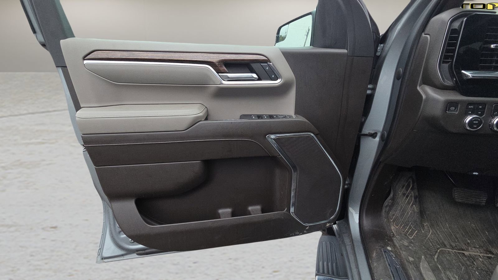 Used 2023 GMC Sierra 1500 SLE image 27