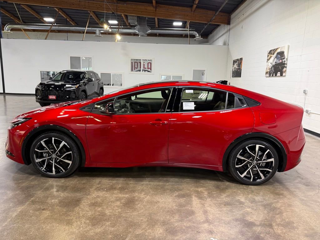 New 2026 Toyota Prius Plug-In Hybrid FWD image 5