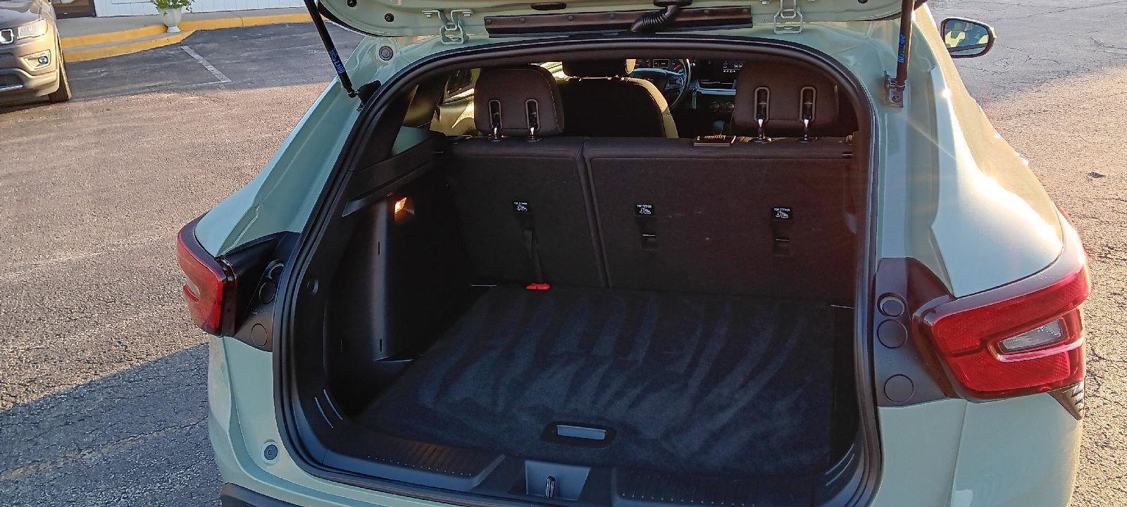 Used 2024 Chevrolet Trax RS w/ Driver Confidence Package image 28