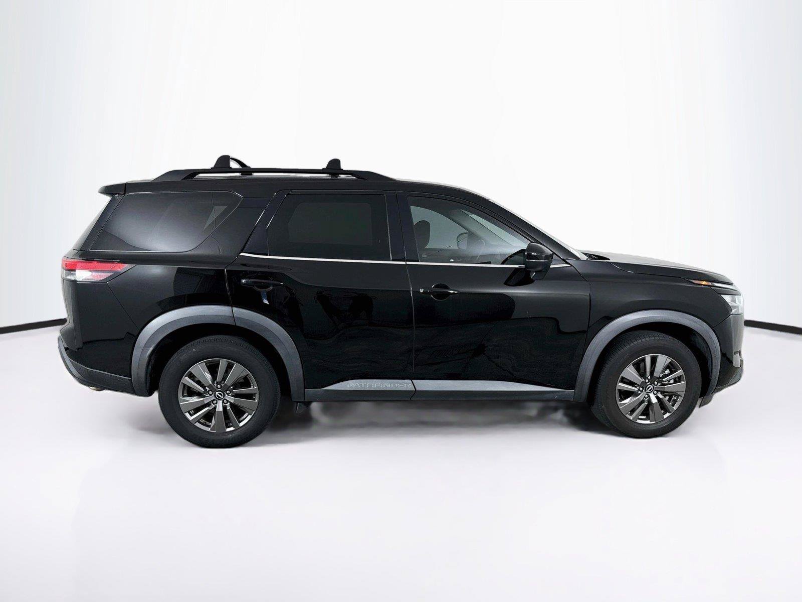 Used 2022 Nissan Pathfinder SV AWD/4WD image 6