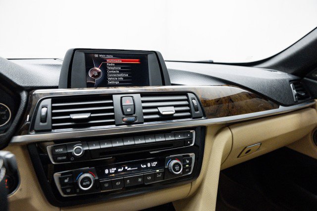 Used 2017 BMW 430i Convertible image 18