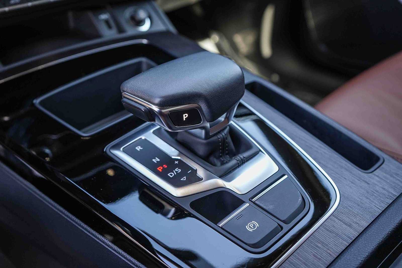Used 2023 Audi Q5 e Premium w/ Convenience Package AWD/4WD image 28