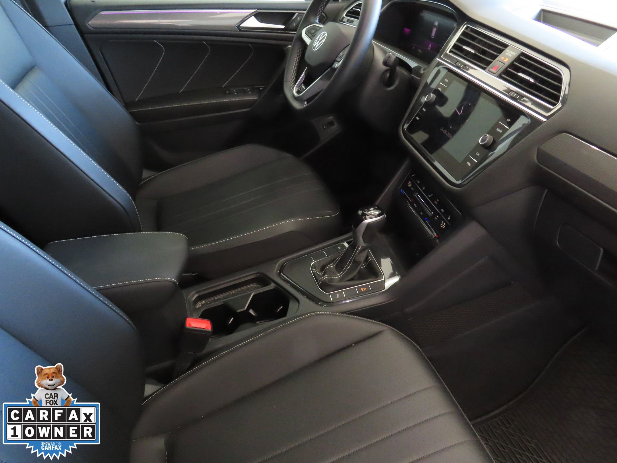 Used 2023 Volkswagen Tiguan SE R-Line image 27